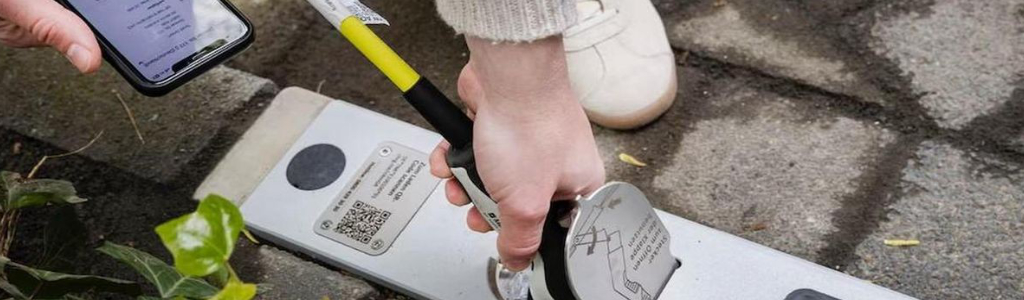 Ladebordsteine in der Stadt: Geniale Platzsparer oder technischer Albtraum?